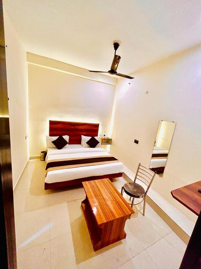 Hotel Sr Grand Gorakhpur Ngoại thất bức ảnh