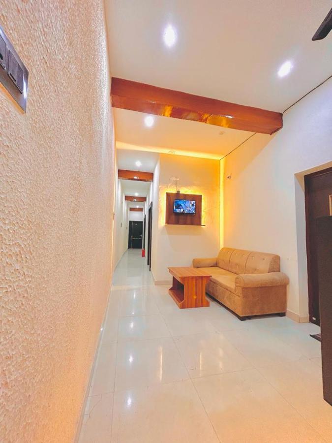 Hotel Sr Grand Gorakhpur Ngoại thất bức ảnh